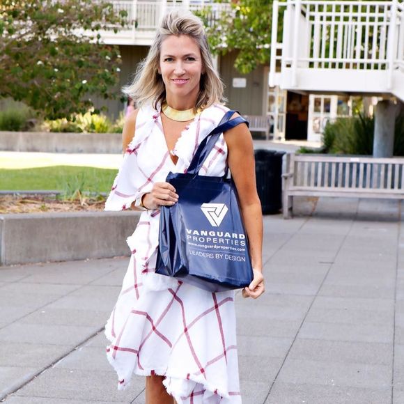 Meet your Posher, Renee - Picture 1 of 1